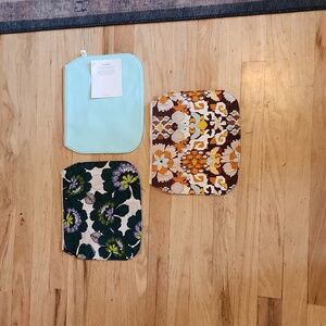Thirty-One Floral and Solid Cosmetic Bags Set